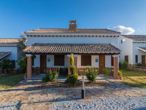 Pozo Alcon House | Rural Getaway in Ibipozo for Families
