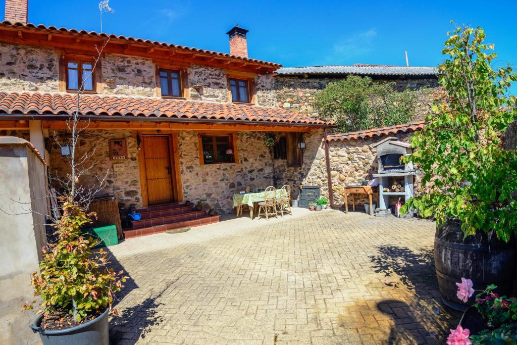 Benllera House | Rural house in the mountain of Leon