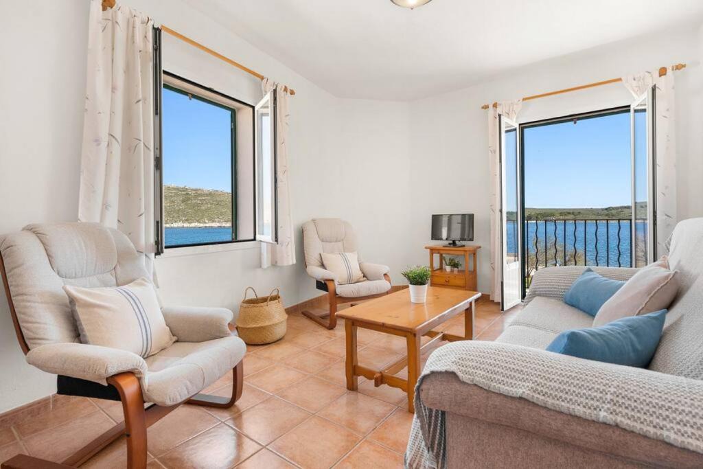 Fornells Apartment | Sa Mirada Apartment by 3VILLAS