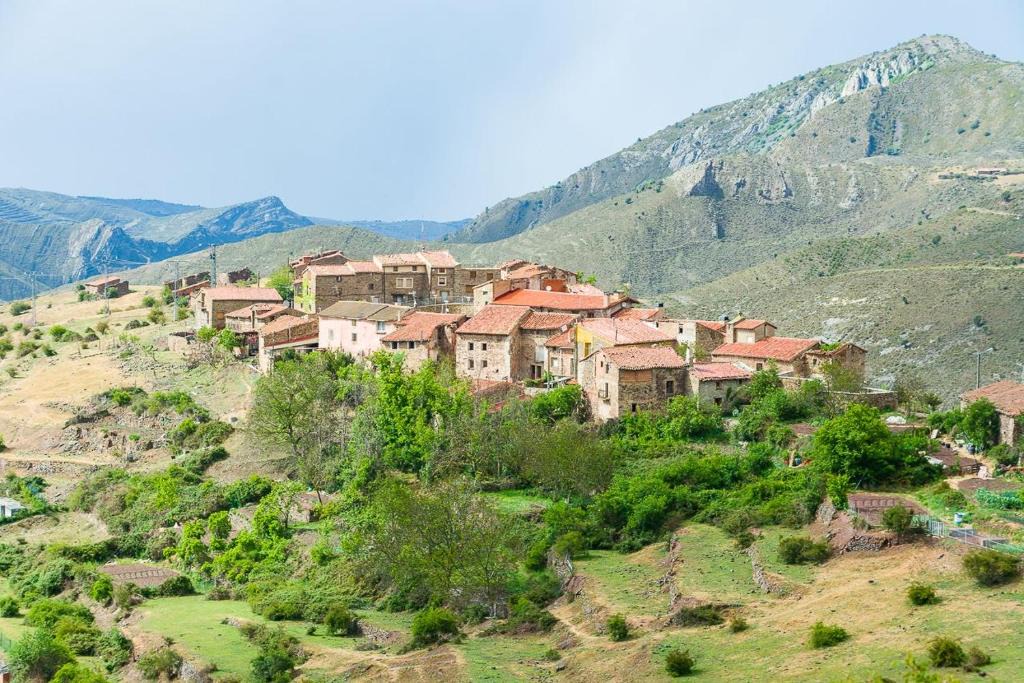 Robres del Castillo House | San Vicente de Robres