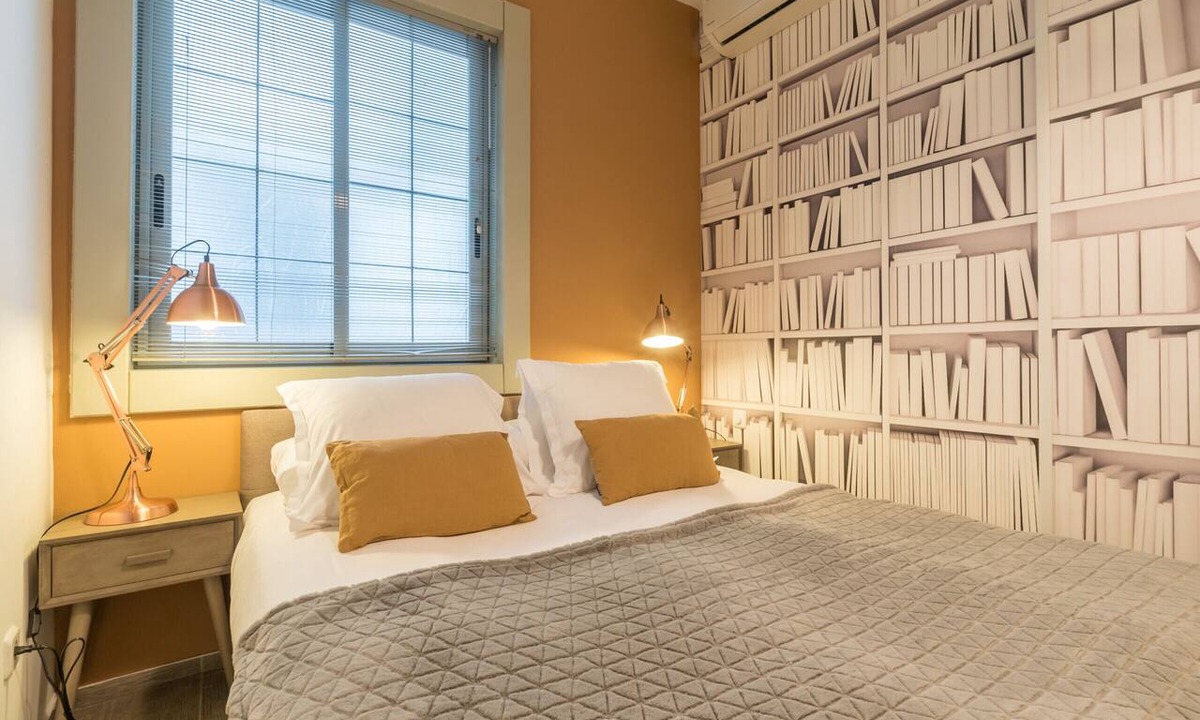 Huertas Apartment | Santa Ana Boutique V apartment in Madrid