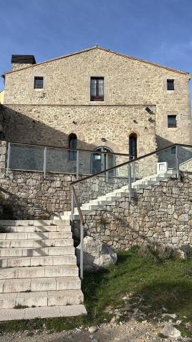 Albanya Hotel | Santuari Mare de Déu Del Mont Restaurant-Hostatgería
