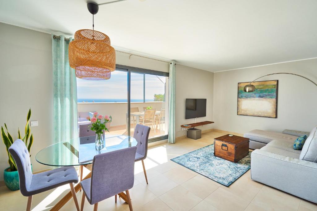 Benalmadena Apartment | Sea View Penthouse, Pool, Privacy, Benalmadena