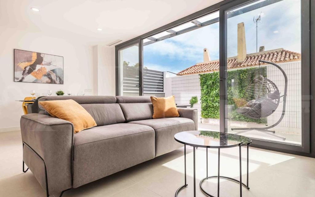 Carihuela House | Seaview house with rooftop pool, game room, parking REMS
