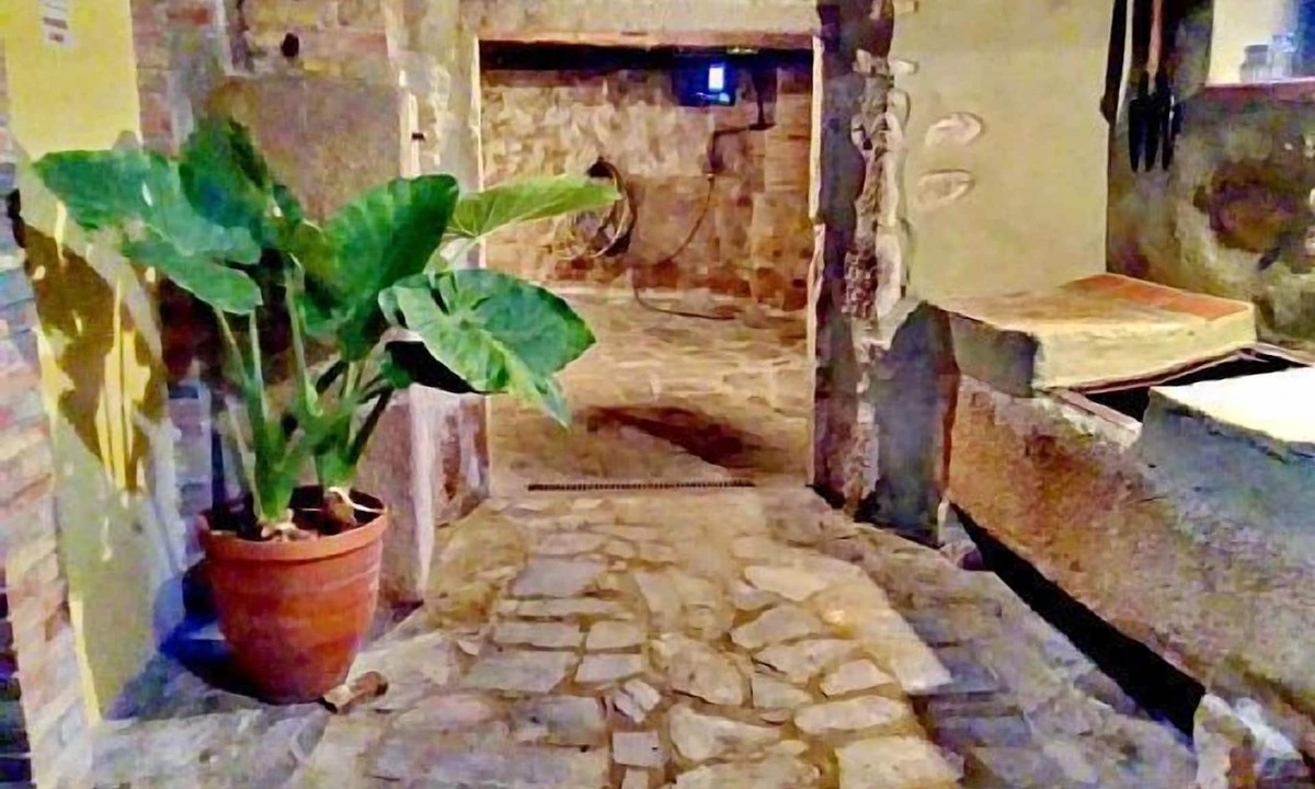Miralcamp Cottage | Self catering Cal Tarragona for 8 people