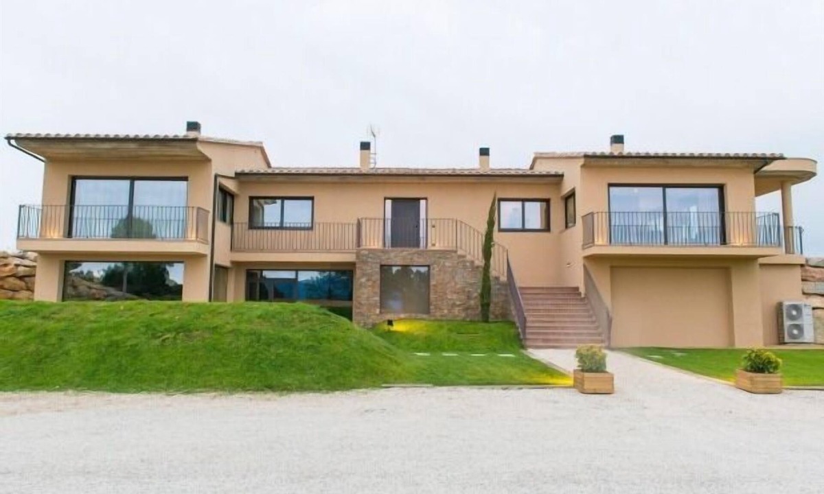 Vilafreser Villa | Self catering El Serrat for 15 people