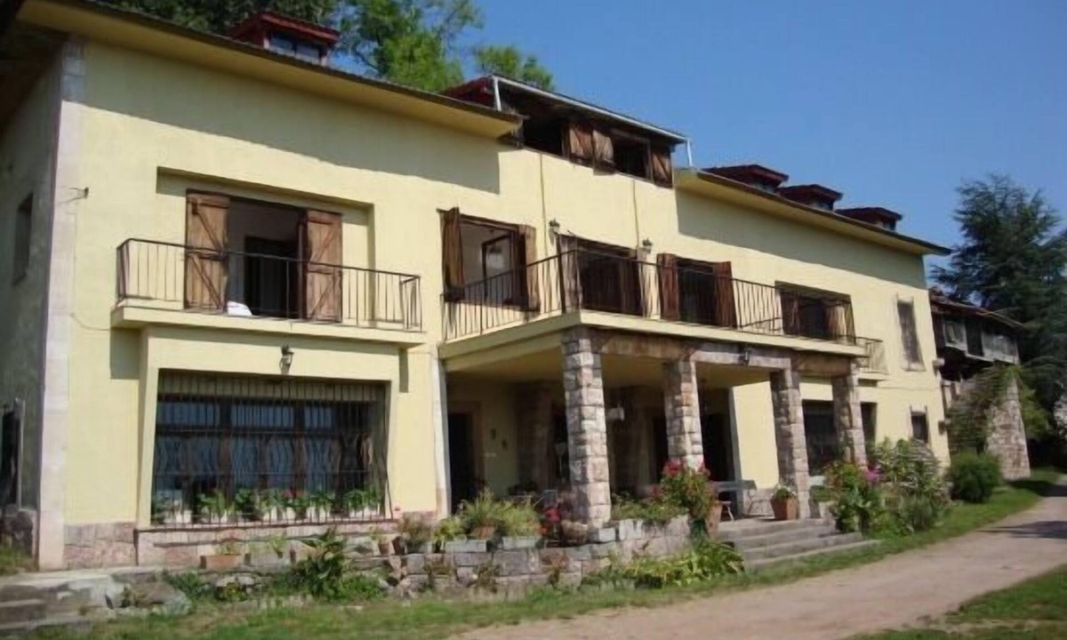 Baselgas House | Self catering La Casona de la Garaba for 14 people