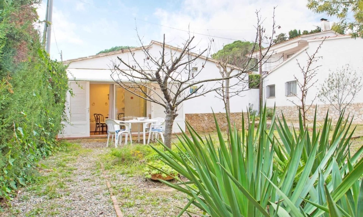 Palafrugell Apartment | Simple apartment located in Llafranc.