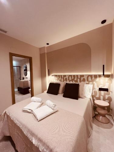Ciudad Rodrigo Apartment | SOL13 1, 1 Luxe Bedroom, Casco Antiguo & Wi-Fi, AC