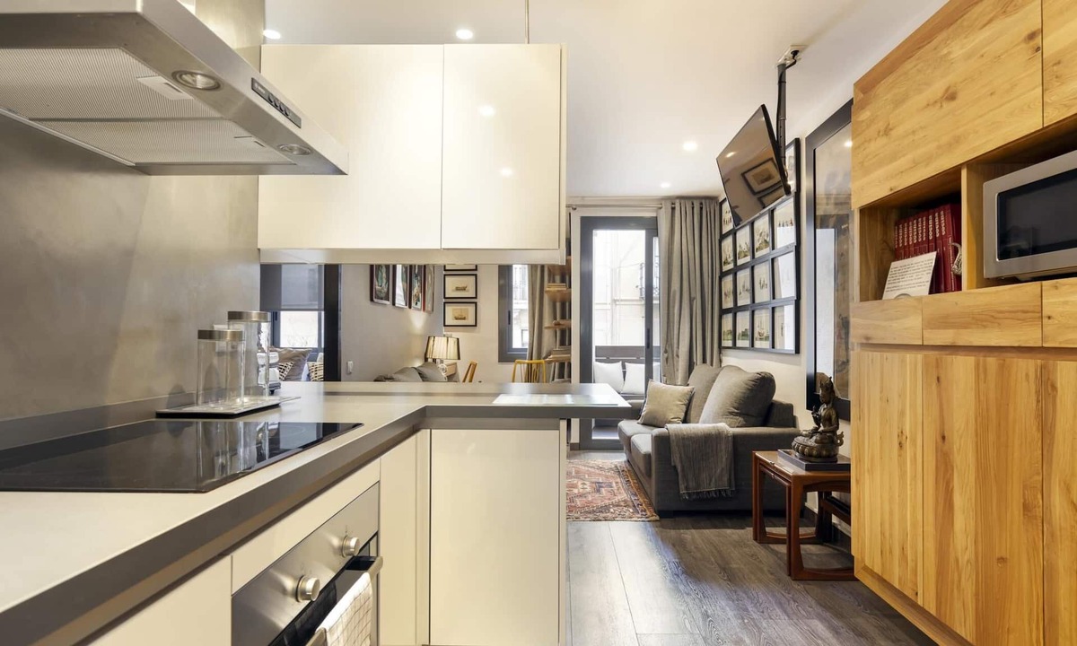El Poble-sec Apartment | Sophisticated Flat in Trendy Poble Sec
