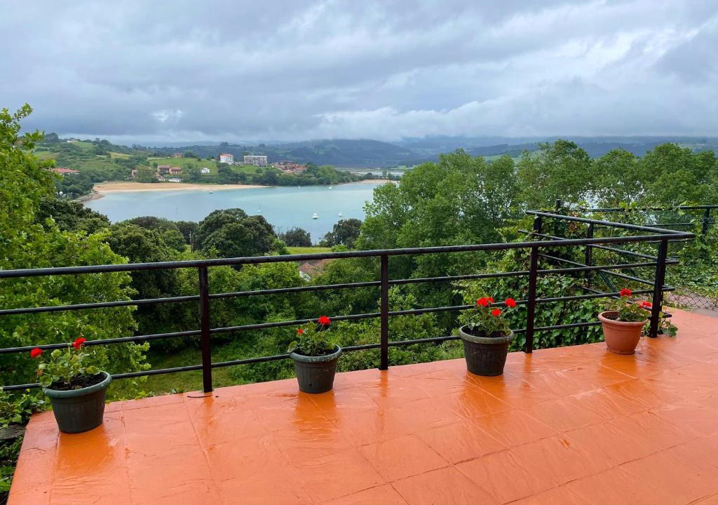 San Vicente de la Barquera House | Spacious house with sea view San Vicente de la Barquera