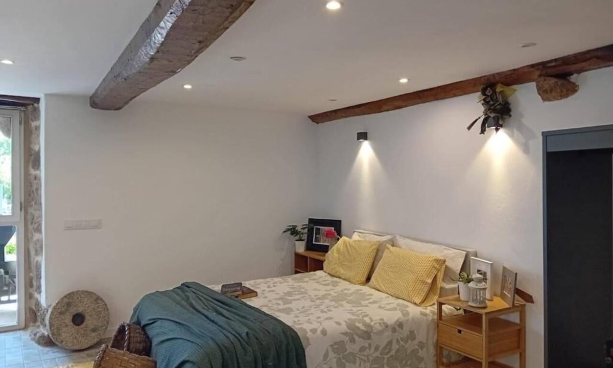 A Teixeira Apartment | Spacious apartment built in the traditional style