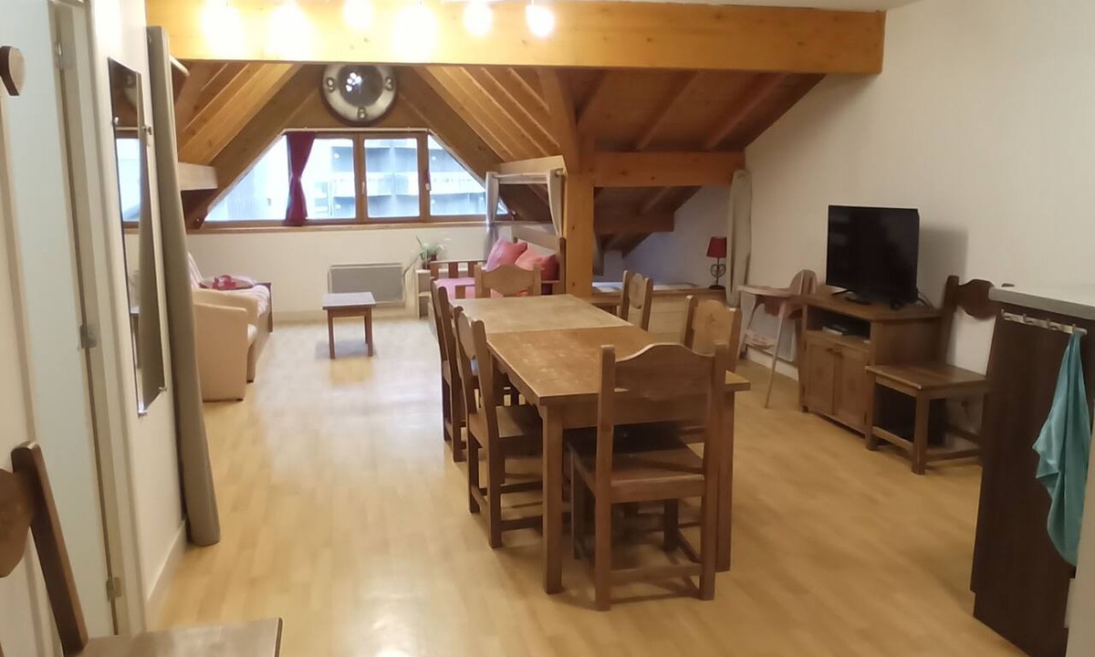 Ustou Apartment | Spacious studio/loft, ideal for families. The charm of exposed beams and wood.
