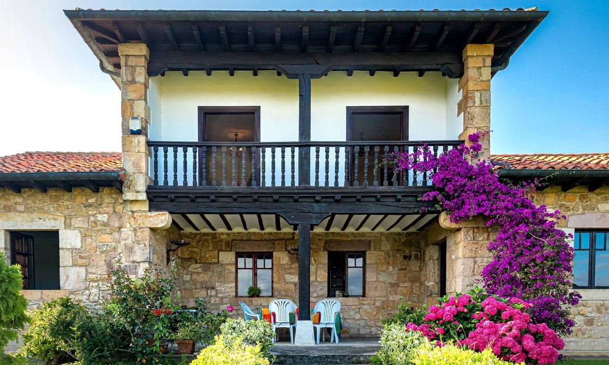 Santillana del Mar Villa | Spectacular manor house inside Santillana de Mar