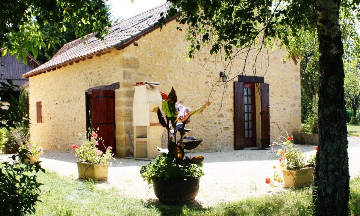 Fleurac Cottage | Stone house in Black Périgord with Wifi and pets allowed