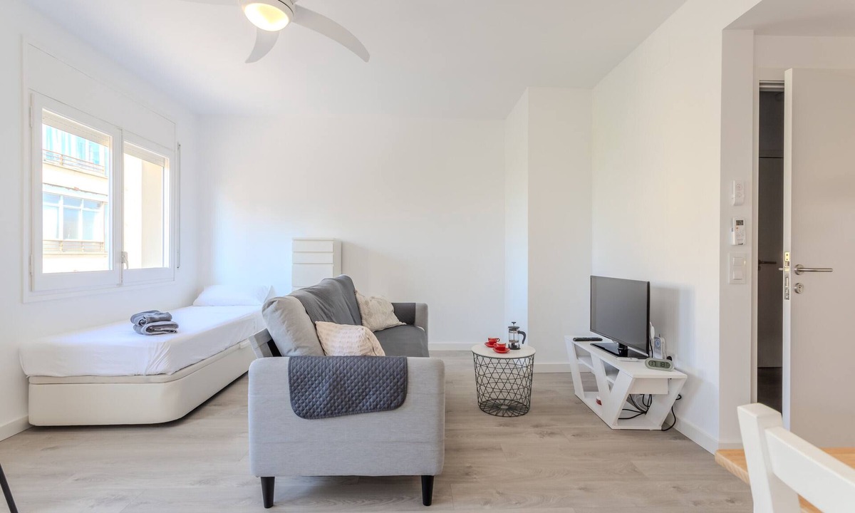 Bordils Apartment | Studio Apartment 'Loft Del Ter' with Wi-Fi and Air Conditioning