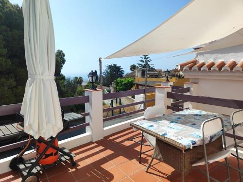 Salobrena Apartment | Studio au calme avec vue sur mer