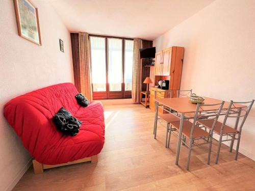 Pyrenees 2000 Apartment | STUDIO-CABINE AVEC ACCES DIRECT SUR LES PISTES DE PYRENEES 2000