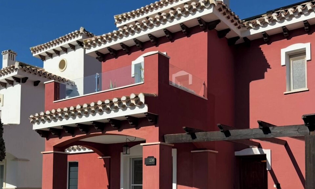 Torre-Pacheco Villa | Stunning 2 bed Villa & HEATED Pool on the 5* Mar Menor Golf Resort -Quiet street