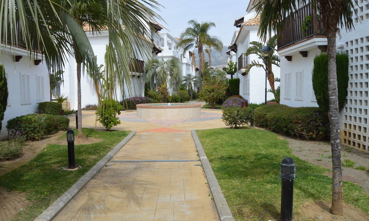 Torrequebrada Apartment | Stunning three bed penthouse to let over looking Torrequebrada Golf course.