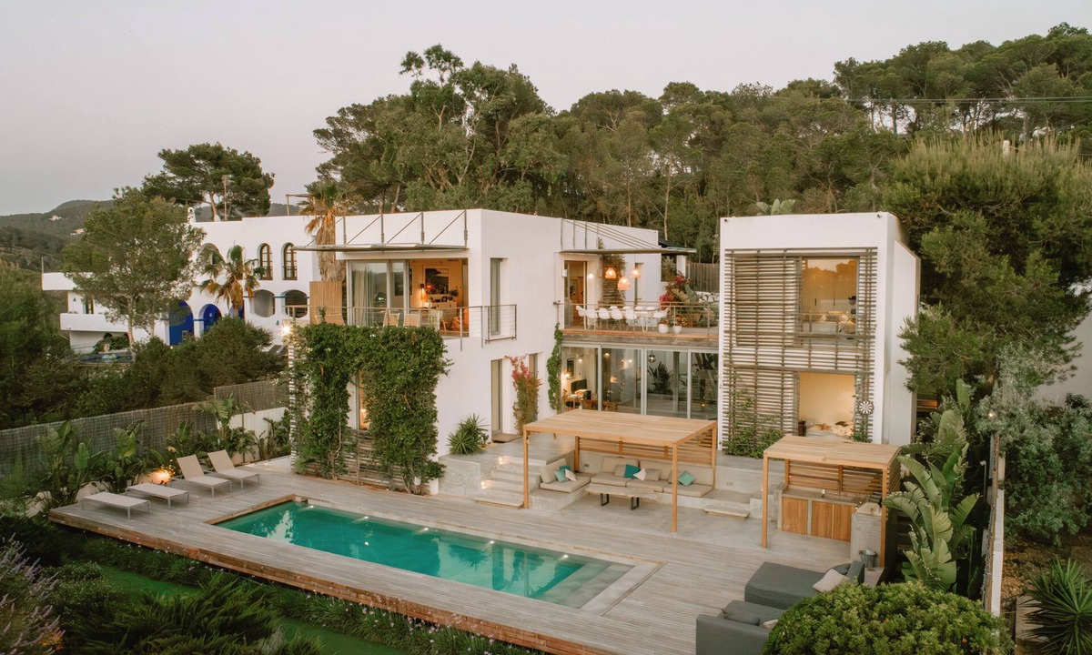 Sant Josep de sa Talaia Ski Chalet | Stylish modern villa with spectacular sea and sunset views