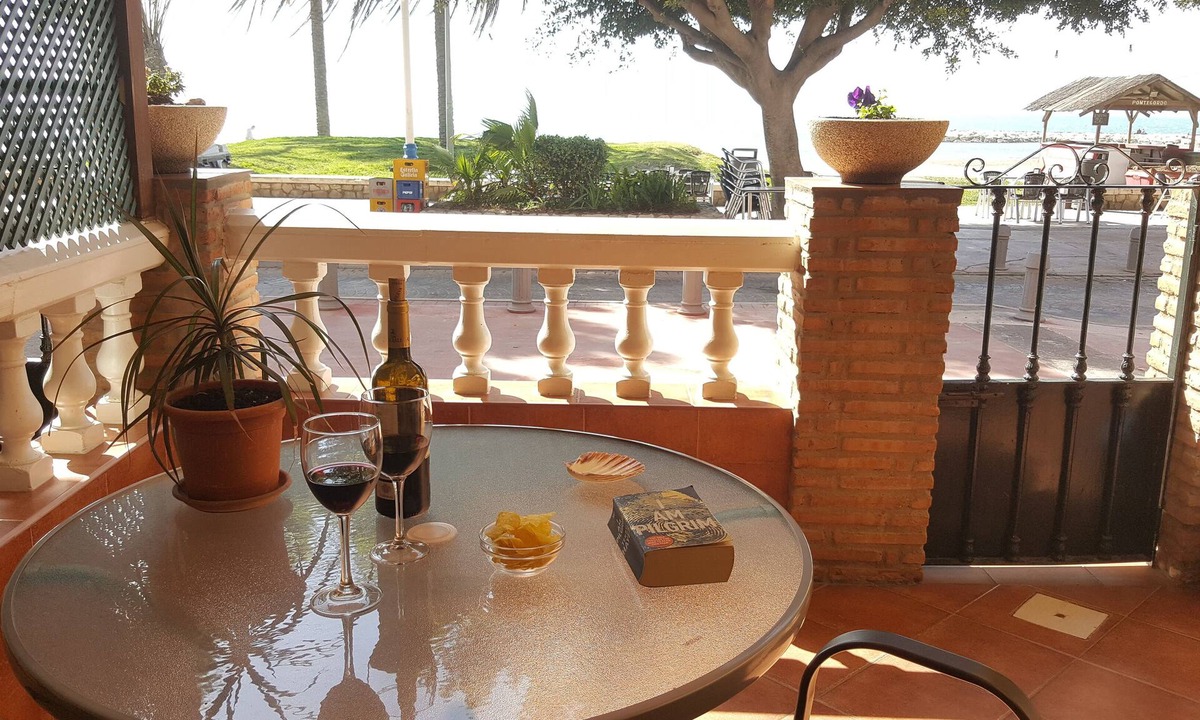 Malaga Apartment | SUITABLE. 1st BEACH LINE. AT STREET LEVEL. 2 BEDROOMS/4 PEOPLE. WIFI AND SATELLITE.