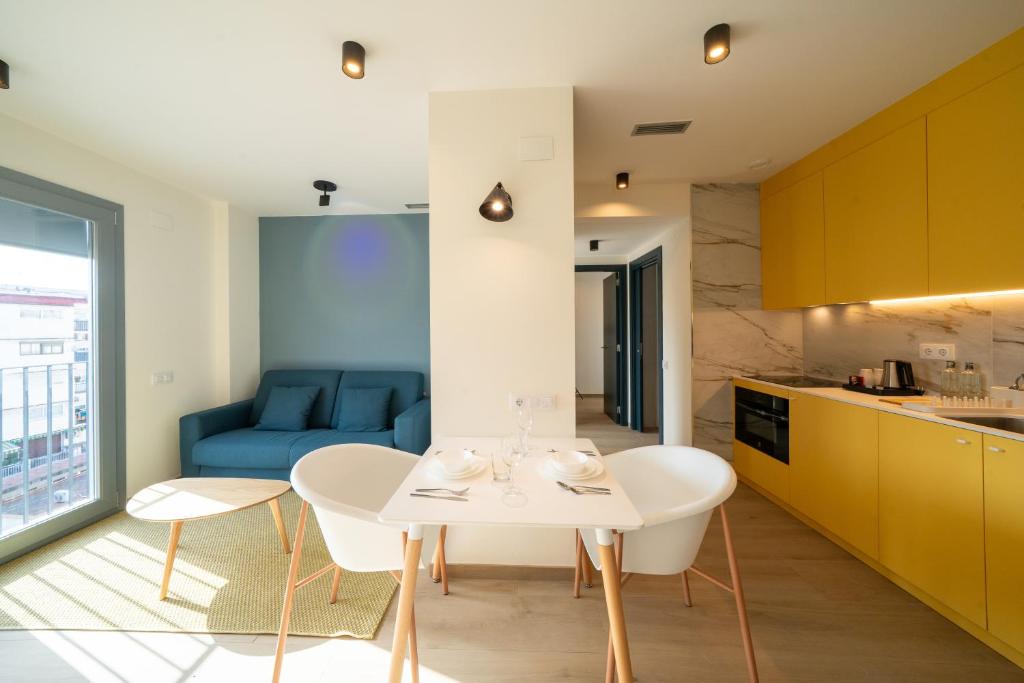 El Prat de Llobregat Apartment | Sun & Moon Barcelona Airport