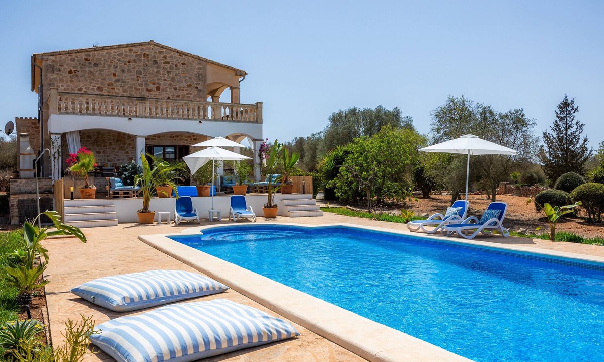 Santanyi Villa | Sun oasis with large pool & bookable breakfast