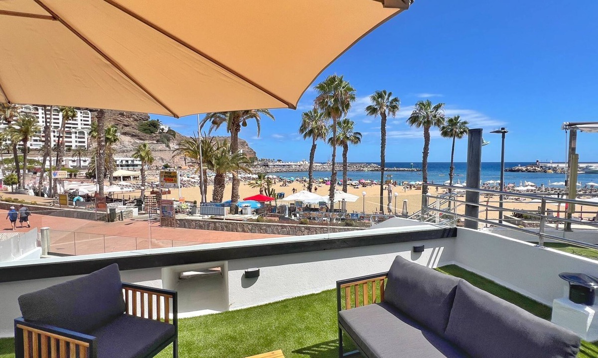 Puerto Rico Ski Chalet | SUN SEA & LOVE: Beachfront villa 33 meters from the sand