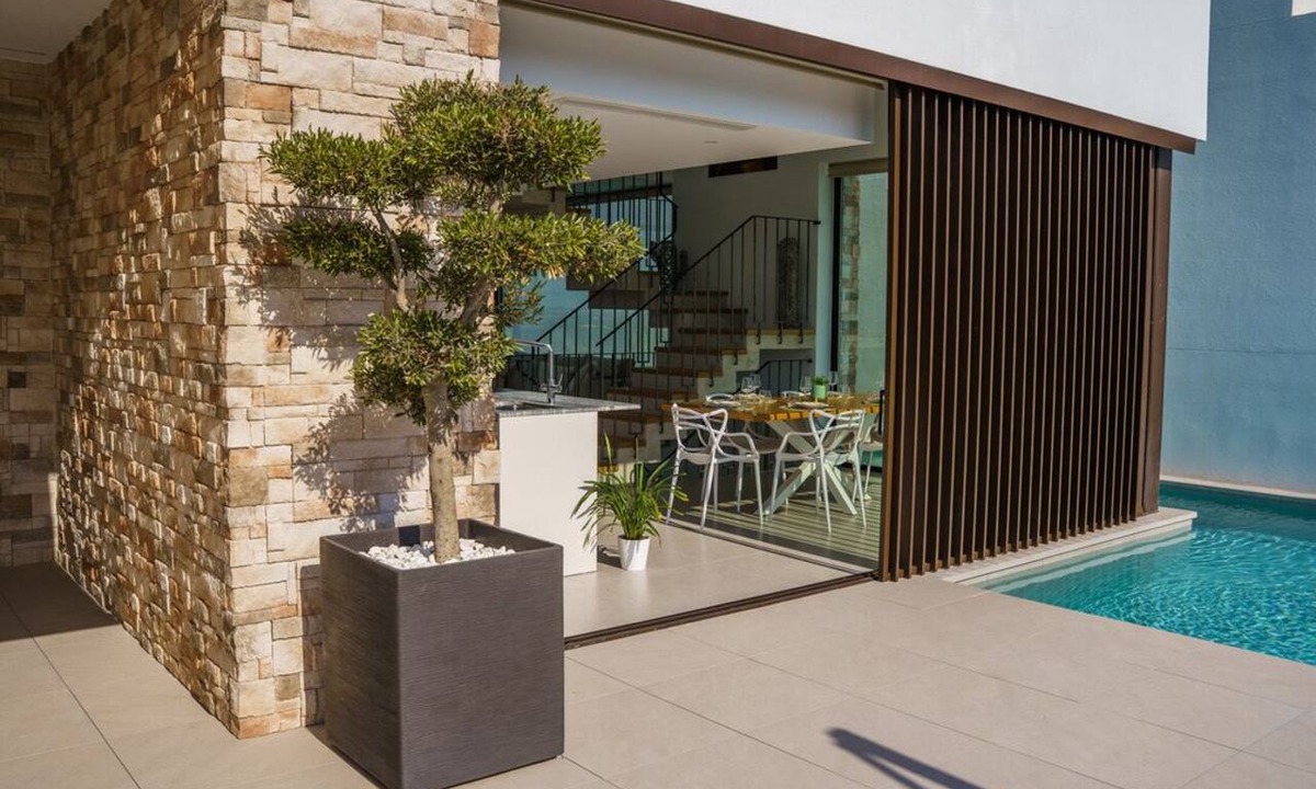 Rojales House | Sur la Costa Blanca villa de standing, piscine 4 chambres à 10 min des plages.
