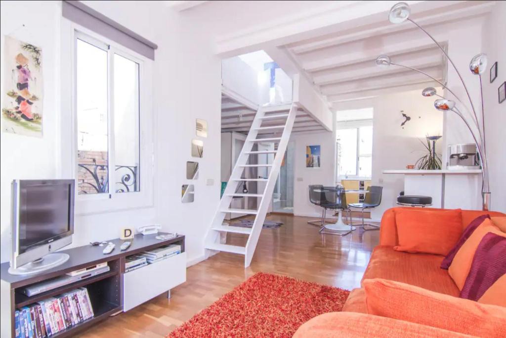 el Camp d'en Grassot i Gracia Nova Apartment | Terrace Duplex at Sagrada Familia by PriorityVillas