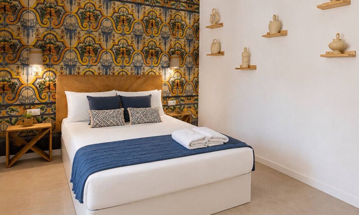 Jesus Apartment | The Ceramic Home I | AC & WiFi | Free Bikes Included