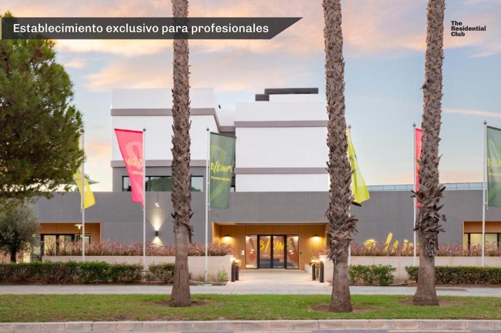 Campanillas Apartment | The Residential Club Blink- alojamiento para profesionales