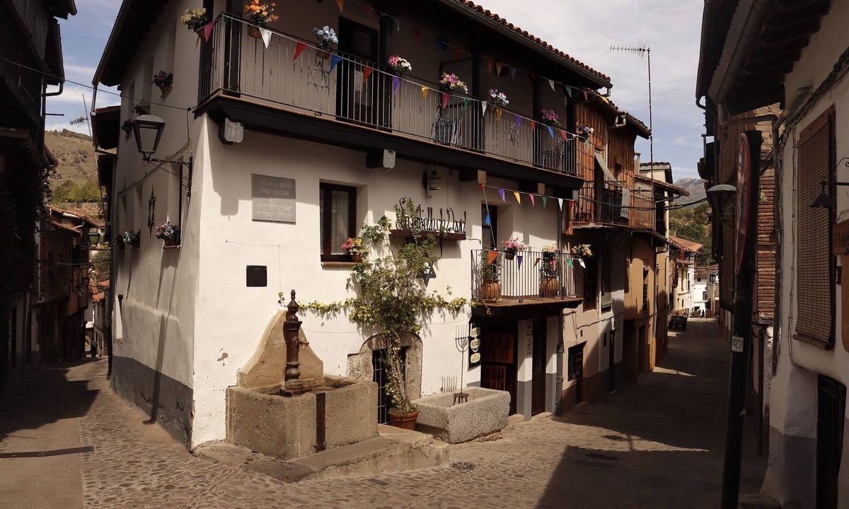 Hervas Apartment | The Star of David, Rural apartments