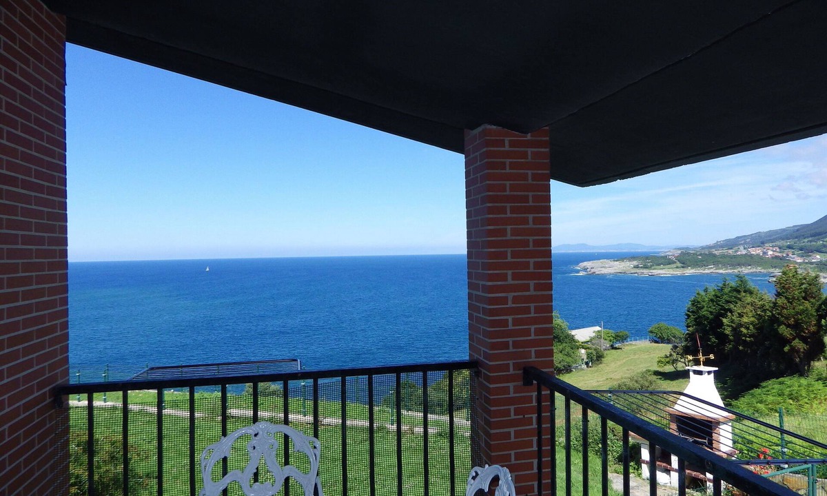 Castro Urdiales Villa | the whale of sonabia .pisina, wifi