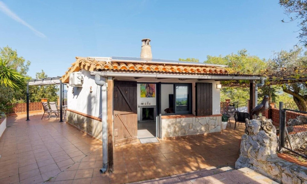 Canyelles House | Tiny House with Ocean and Mountain Views | Lum by Palmera