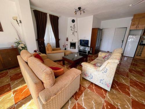 San Miguel de Salinas Villa | Traditional Villa with Private Pool SM591