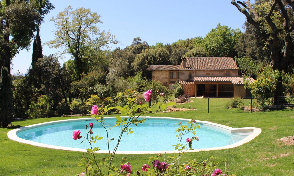 Cartella Cottage | Traditional farmhouse in a rural setting just 7km from Girona. For 14 people.