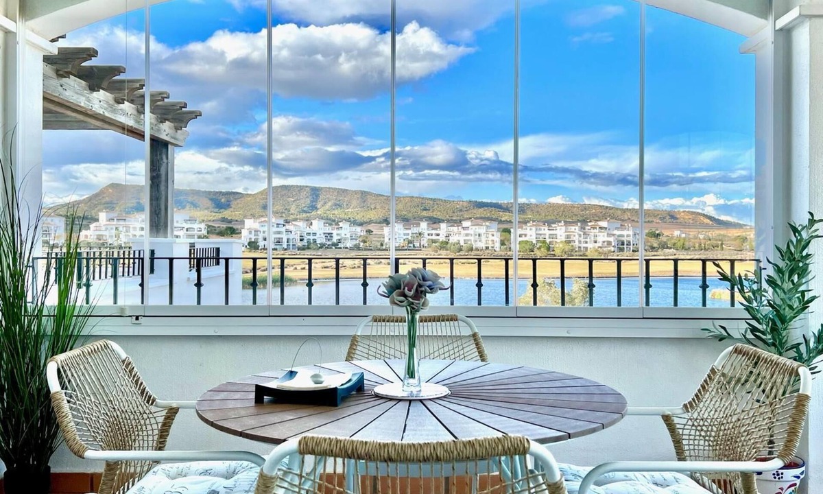 Jeronimo y Avileses y Balsicas de Arriba Apartment | Tranquil Lakeview Getaway with Terrace & Pools & Golf