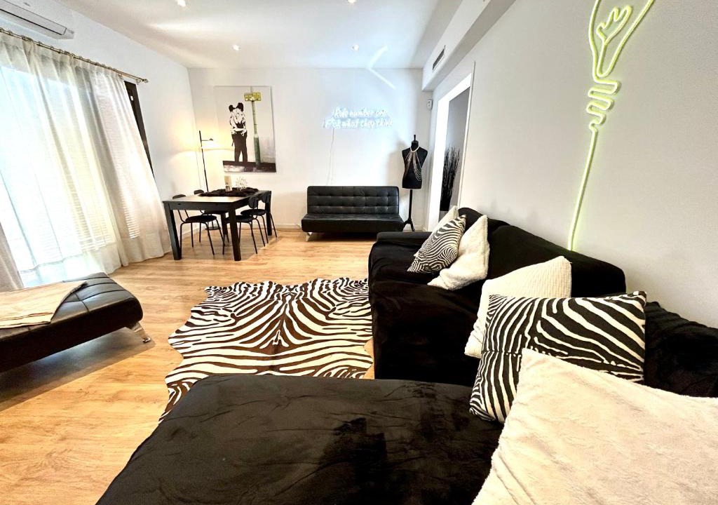 El Camp de l'Arpa del Clot Apartment | Trendy Large apartment Sagrada Familia Park Guell