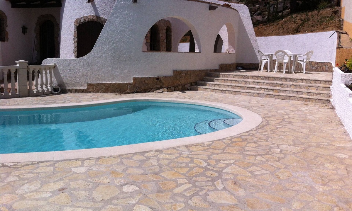 Calonge House | Typical Costa Brava villa with 4 bedrooms and 3 bathrooms, swimming pool and sea view