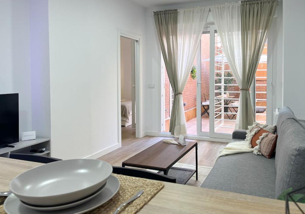 Pradolongo Apartment | Urban-Usera with Terrace in Madrid Chinatown