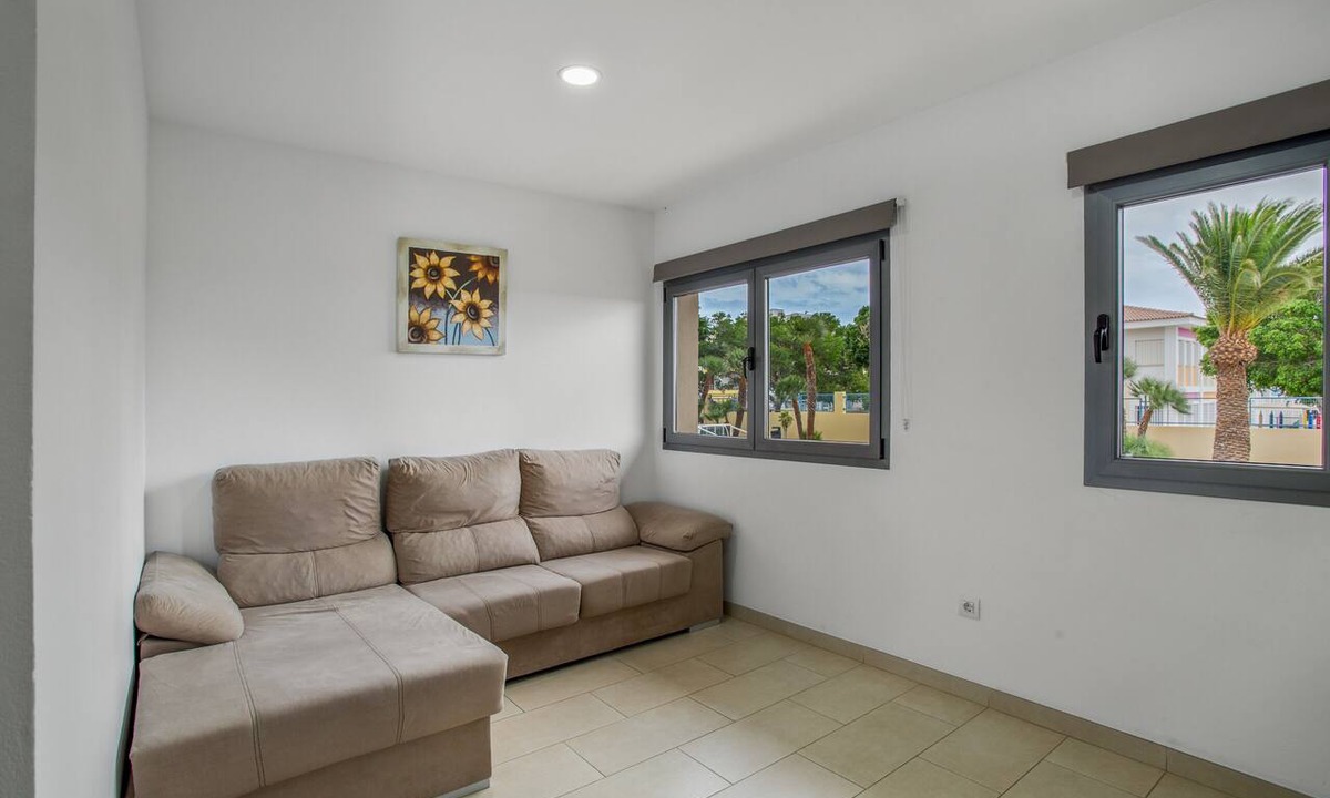 Cruce de Arinaga Apartment | Vacation Apartment 'Edificio Bentejui 1' with Wi-Fi and Air Conditioning