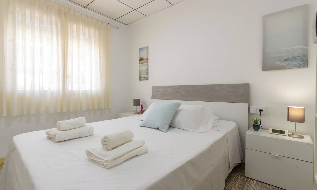Santa Pola Ski Chalet | Vacation apartment on the beach