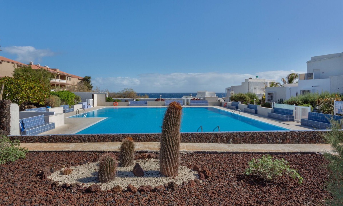 Arico House | Vacation Home 'Casa Lotti with Ocean View' with Shared Pool, Private Terrace and Wi-Fi