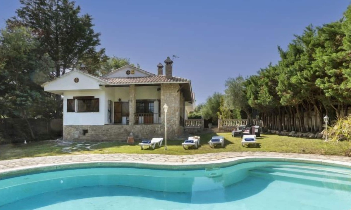 Can Carbonell House | Vacation home Izan in Caldes de Malavella - 6 persons, 3 bedrooms
