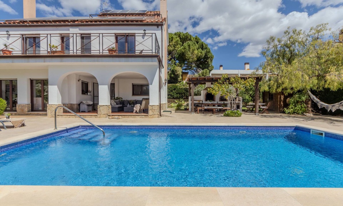 L'Ampolla House | Vacation home Alicia by Interhome