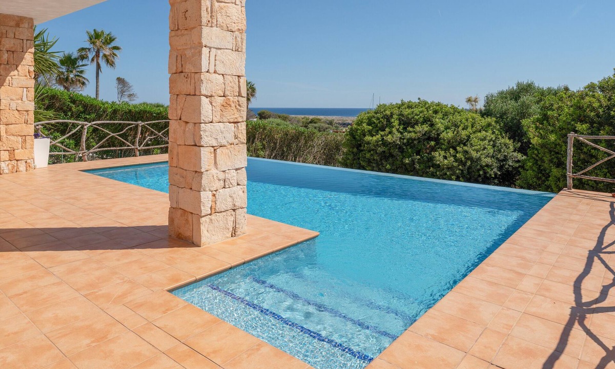 Sant Lluis House | Vacation Home 'Beautiful Villa with Sea Views', Wi-Fi and Air Conditioning