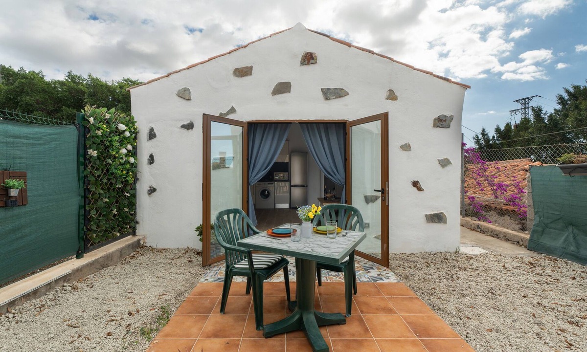 Guia de Isora House | Vacation Home 'Casa Joy' with Sea View, Wi-Fi and Air Conditioning