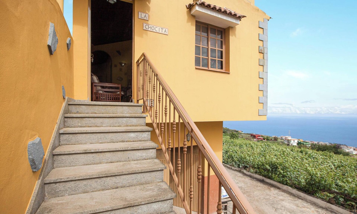 Los Realejos House | Vacation Home Casa La Chocita with Sea View, Mountain View